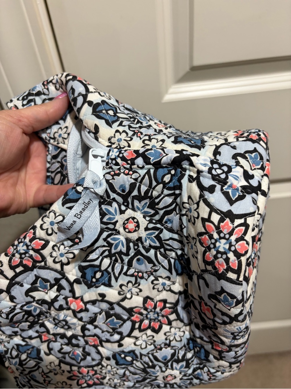 VERA BRADLEY Quilted Floral Tote Bag in Blue and White - Picture 7 of 11